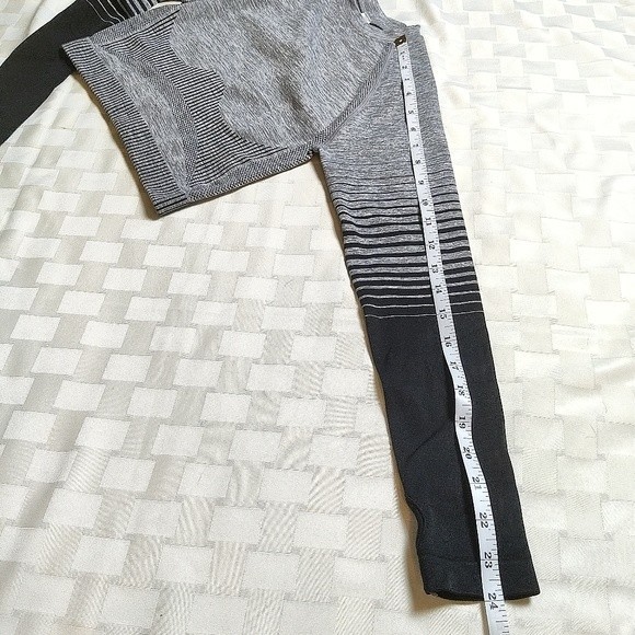 Workout Contour Seamless Long Sleeve Crop Top and High Rise Leggings - Picture 11 of 14